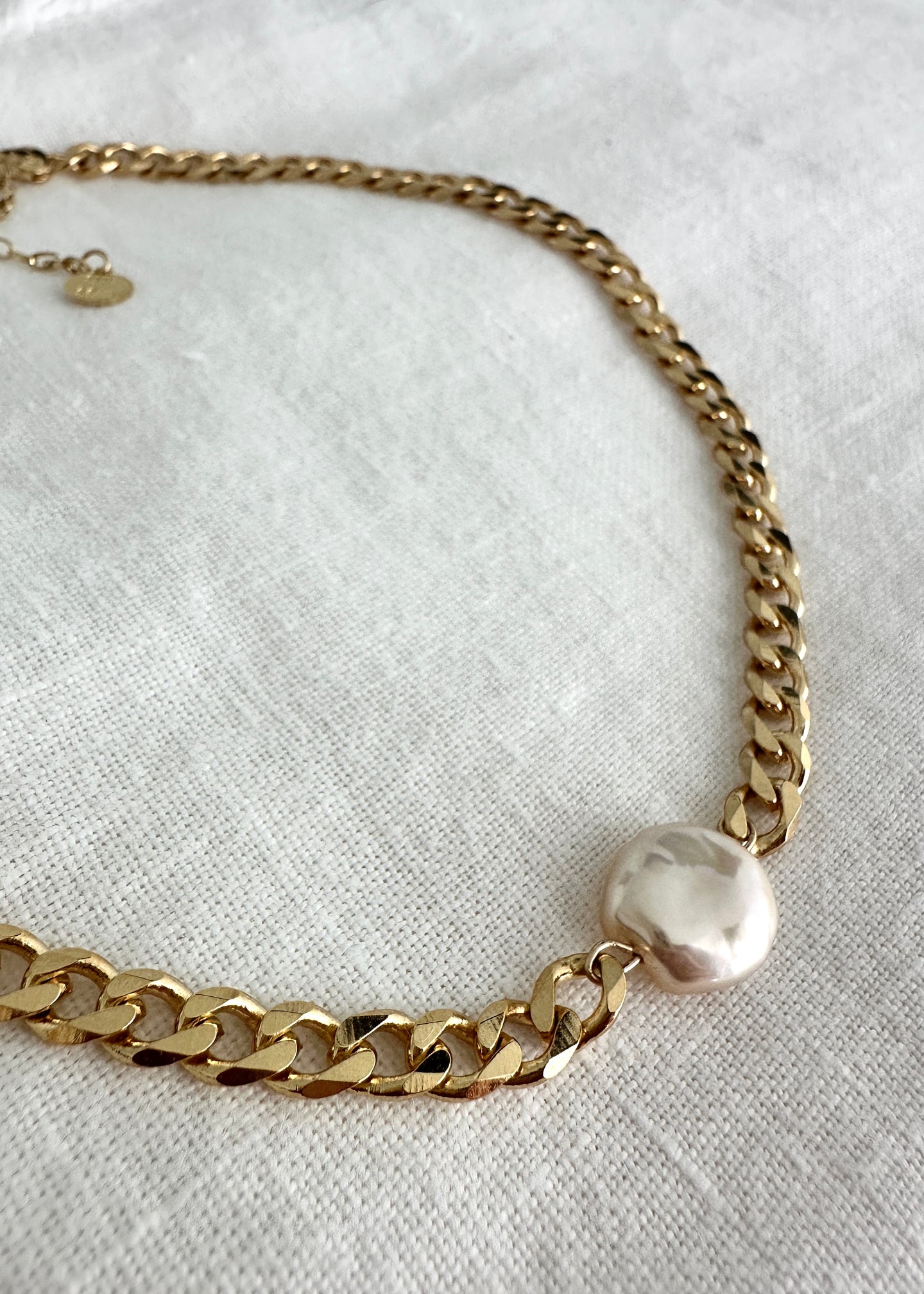 Full Moon Gold Choker ☆ Blanco